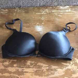 Victoria’s Secret Miraculous Plunge Bra 32B